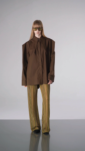 (Pre-order 21 days) The SRT X16 (TST287) Structured Oversized Shirt (New Color) เสื้อเชิ้ตแขนยาวโอเวอร์ไซส์ คอปกแหลม สีน้ำตาล