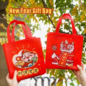 YUNAFIN ผ้าไม่ทอ ถุงของขวัญปีใหม่ สีแดงเเดง แบบพกพาได้ ถุงเก็บผ้าไม่ทอ ที่มีคุณภาพสูง กระเป๋าโท้ทของขวัญ สำหรับปีใหม่