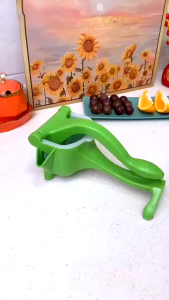 FAMILY`S CHOICE Plastic Handy Squeezer Fruit Manual Juicer Fruit PresserJuicer ExtractorLemon Juicer