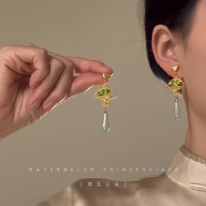 Elegant Gold Fan Earrings Chinese Style Geometric Pattern Womens Fashion Jewelry Match Cheongsam Hanfu Ma Face Skirt Accessories