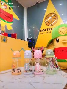 Bình Nước Sừng Hươu 600ml Chống Sặc Kèm sticker Dây Đeo Cho Bé An Toàn Trùm Sỉ Gia Thành