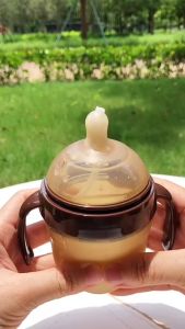 ขวดนมเด็กซิลิโคนนาโนซิลเวอร์ ต้านเชื้อแบคทีเรียซูเปอร์ซอฟท์ นิ่มขนาดใหญ่ ป้องกันอาการโคลิค 250ml