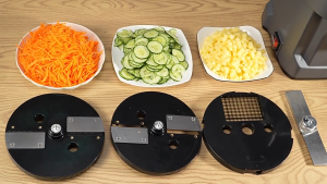 Multifunctional 3 Blades Vegetable Cutter SlicesDicesAnd Shreds Vegetable Slicer SlittingShreddingSlicing