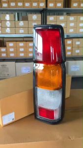 เสื้อไฟท้าย NISSAN BIG M 993ปี 1990-1995 ผ้าไฟ ปักปิด ไฟท้าย Diamond