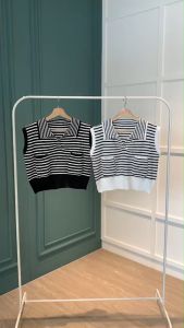 BL20794 Stripe Duo Pocket Loose Knit Top