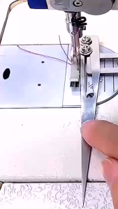 Cử - Dụng cụ xếp ly kiểu mới dùng máy may 1 kim công nghiệp - tặng kèm 1 chân vịt