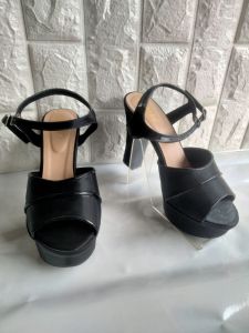 sepatu high heels wanita terbaru tinggi 11cm