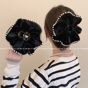 Elegant French Velvet Pearl Hair Clip Womens Stylish Hairdo Shark Clamp 2025 New Model Back of Head Stylish Hair Accessories