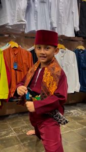 Paketan Baju Pangsi Anak: Desain & Aksesori Tradisional