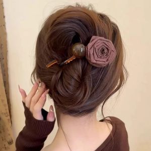 กิ๊บติดผมรูปดอกกุหลาบสีดำแห้งสำหรับผู้หญิง กิ๊บติดผมแบบหนีบข้างหลังศีรษะ คลิปผมแบบหนีบข้างเดียว คลิปผมแบบหัวเข็มขัด ตกแต่งผมฤดูใบไม้ร่วงและฤดูหนาว