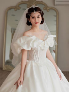 ชุดแต่งงานผ้าซาตินหนาสไตล์เกาหลี แขนกุด กระโปรงยาวคลุมเข่า ชุดแต่งงานสไตล์ย้อนยุค ชุดแต่งงานไซส์ใหญ่