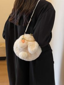 กระเป๋าสะพายข้างขนนุ่มสำหรับผู้หญิงในฤดูใบไม้ร่วงและฤดูหนาว กระเป๋าสะพายข้างแบบสะพายไหล่เดียวขนาดเล็ก สไตล์เกาหลี