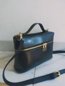 tas selempang wanita