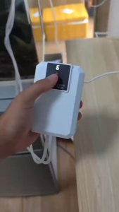 ปั๊มออกซิเจนตู้ปลา [อายุแบตเตอรี่ 150 ชั่วโมง] ออกซิเจนตู้ปลา ออกซิเจนพกพา เงียบ อัพเกรดกันน้ำทั้งตัว ไม่ต้องกลัวไฟดับกะทันหัน สลับอัตโนมัติตอนไฟดับ เครื่องออกซิเจน ให้ออกซิเจนปลา10000ตัว ปั้มออกซิเจน เหมาะสำหรับตกปลากลางแจ้ง