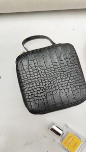 Pouch kosmetik wanita kulit sintetis croco box make up mini travel organizer beauty case