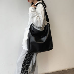 Large Capacity Black PU Crossbody Bag Messenger Bag for Couples Autumn Winter New Style Streetwear Japanese Style Womens Bag