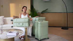 Urecity Vintage Luggage Luxury Suitcase Expandable Travel Suitcase On Wheels Handmade Retro Rolling Luggage For Women