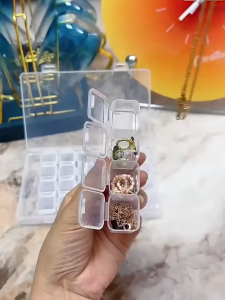 Hộp nhựa trong suốt 28-56 ô có nắp đậy đựng phụ kiện nail chuyên dụng cho dân làm nail