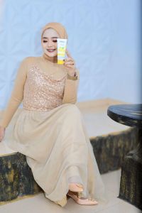 Glowing Peeling Gel EMIYO