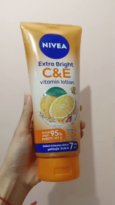 NIVEA Extra Bright C&E Vitamin Lotion นีเวีย เอ็กซ์ตร้า ไบรท์ ซีแอนอีโลชั่น 320ml(1pcs/2pcs)