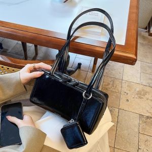 Black Oil Wax Leather Shoulder Bag Womens Spring Commute Stylish Trendy Square Bag Single Strap Zipper Closure Daily Use