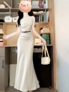 CHANGTONG | Off-shoulder Tight Fish-tail Waist-cinching Dress