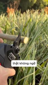 [MỚI] Kéo Cắt Tỉa Cành Dùng Pin ARIDOO 21V - Công suất 650W Lưỡi Dao Hợp Kim SK9 Phủ Teflon Siêu Bền Siêu Sắc Bén Động Cơ Không Chổi Than Màn Hình hiển thị Pin Khởi Động An Toàn Pin Lithium Dung Lượng Cao Sạc Nhanh 1-3 Giờ