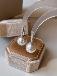 CAFFTI | Elegant Luxurious Pearl Earrings