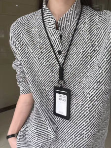 เสื้อยืดคอฮันนี่สีดำขาวแขนยาวสำหรับผู้ชาย ฤดูใบไม้ร่วง เสื้อเชิ้ตพื้นฐาน ไม่มีฮู้ด เสื้อคลุมกันหนาว สไตล์นักเรียน