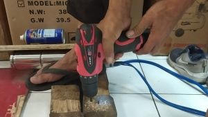 MESIN BOR BATERAI TANGAN / CORDLESS DRILL BATTERY CD-6650 2 BATTERY