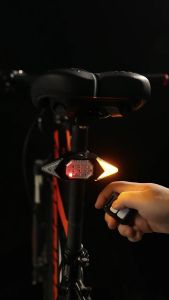 ไฟท้ายจักรยาน พร้อมรีโมทคอนโทรลไร้สาย (USB)