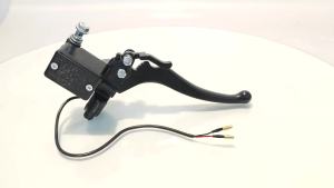 Motorcycle Front Master Cylinder Hydraulic Brake Lever Pump Right For ATV Go Kart Quad Dirt Bike Four-wheel Scooter Parts