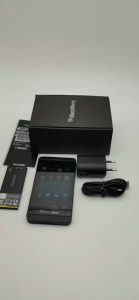 Blackberry Z10 Original Unlocked 4.2" TouchScreen 16GB ROM 8MP Camera OS Phones