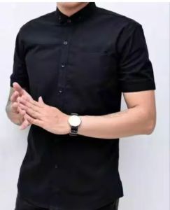 kemeja pria polos lengan pendek ukuran M L XL