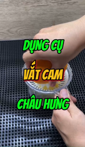 Vắt cam nhựa lớn trong suốt Châu Hưng cầm tay kèm nắp và lưới lọc thiết kế viền sóng trong suốt tinh tế Mixmore