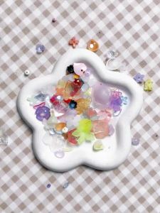 30g/1.06oz/bag Acrylic Flower And Leaf Bead Set Multi-Shape Flower Leaf Random Mixed Spacer Beads for Necklace DIY Making