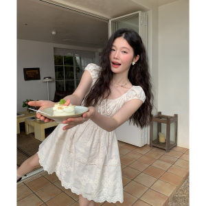 Mixd | Floral Lace Lantern Sleeve Summer Dress