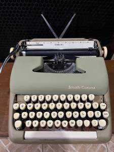 Typewriter Different Unit Available | with 3 Brandnew Ribbon