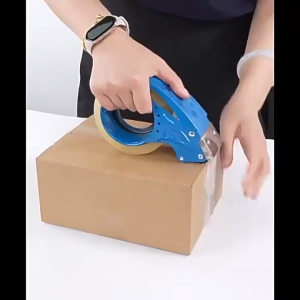 ที่ตัดเทปกาว แท่นใส่สก๊อตเทป สีน้ำเงินด้ามจับขนาด5.5เซนติเมตร สินค้าพร้อมจัดส่ง ราคาถูก