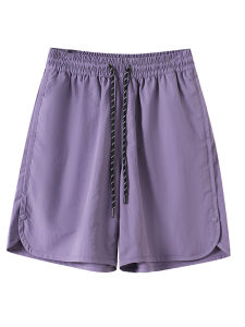 กางเกงขาสั้นทรงหลวมเอวสูงสไตล์ลำลองสำหรับฤดูร้อน 2025 กางเกงขาสั้นทรงสปอร์ตสำหรับผู้ชายและผู้หญิง ดีไซน์ด้วยลายเส้นด้ายหลายสี