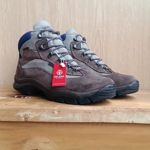 Sepatu Hiking Dolomite Size 43: Pilihan Terbaik untuk Aktivitas Outdoor