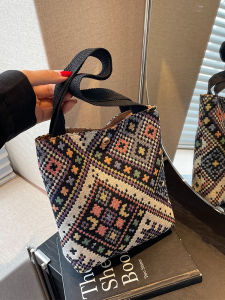 Commute Canvas Handbag Womens Fashionable Outing Single Shoulder Bag Daily Match Small Square Bag Nylon Thread Stitching