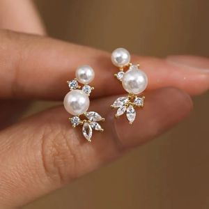 Huitan Delicate Imitation Pearl Women Stud Earrings Inlaid Shiny CZ Elegant Wedding Party Daily Accessories Fashion Jewelry Gift
