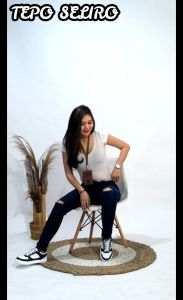 Celana Panjang Jeans Wanita HW Sobek Terbaru Korean Style Bahan Tebal Melar 2023 Kekinian