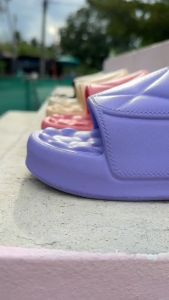 marco pony รองเท้าแตะส้นแบน 3 ซม รองเท้านิ่มเหมือนเหยียบอึ กันลื่นรองเท้าแตะใส่ในบ้าน ห้องน้ํา ผู้หญิง เหมาะกับ MH9007W