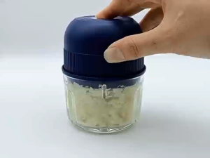Small Electric Garlic Chopper Veggie GrinderUSB Rechargeable Mini Food Processor for Chopping Garlic Ginger or Other Ingredients with Wireless Operation