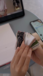 คอร์ส รู้จักผ้า ออนไลน์ พร้อมสมุดตัวอย้างผ้า FABRIC SWATCH 50 ชนิด โดย แพร เพจ ฉันเรียนแฟนชั่นที่มิลาน