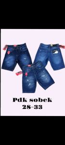 jens pendek sobek tambal.jens pendek sedengkul.jens pedek model terbaru tidak melardan jens pendek dewasa.jens pendek bahan premium.