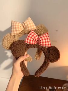 การ์ตูนโบว์ตุ๊กตาหมีหูคาดศีรษะหญิงสีน้ําตาลคาดศีรษะ