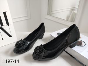 Sepatu tumit tahu wanita SIMONCELLI